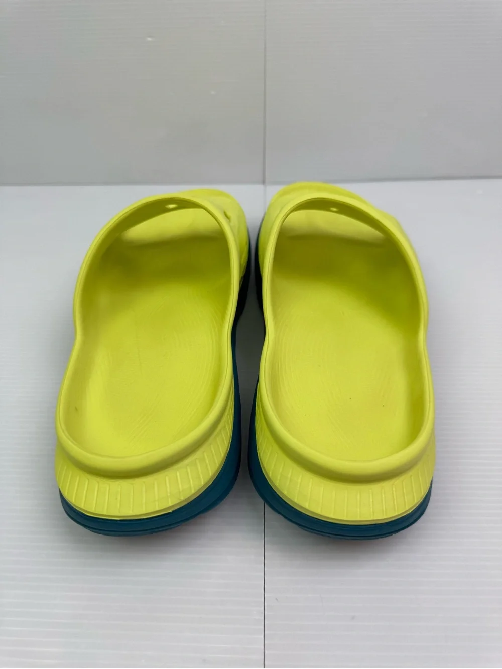 Hoka One One Ora Recovery Slide 3 Men’s 8 Women’s 11 Sandals Shoes Slip On Lime